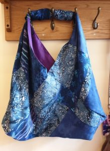 Read more about the article Upcycle Project: Old clothes to Origami bags!